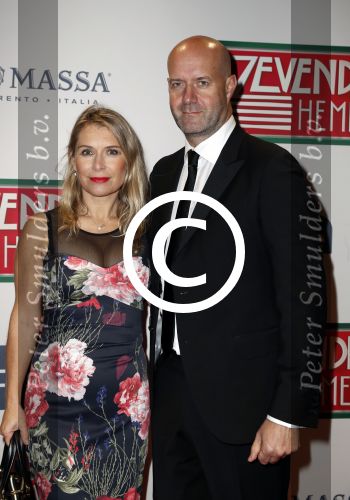 Amsterdam 14 november 2016
Premiere de zevende hemel in theater Carre. Elle v Rijn met vriend