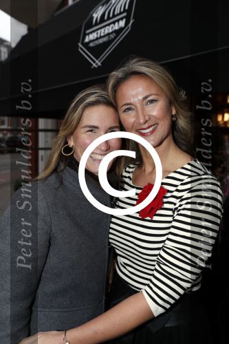 Amsterdam 17 december 2016 
Opening winkel Nynke Wynia door vriendin Micky Hoogendijk. Evelyne Westerman