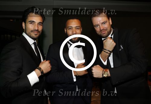 Amsterdam 8 december 2016
15e luxury fair in de RAI.Everon Jackson Hooi met vriend en kennis