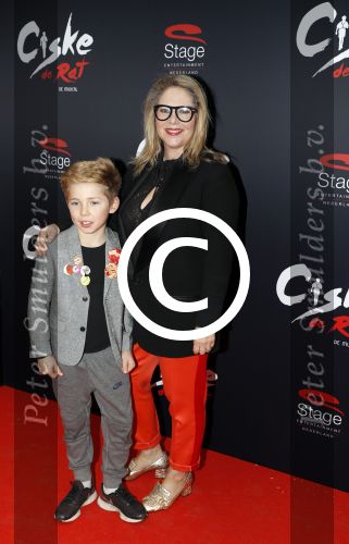 Amsterdam 20 november 2016
Premiere Ciske de Rat in het nieuwe de la mar theater. Fiona Hering met zoon