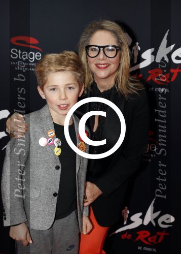 Amsterdam 20 november 2016
Premiere Ciske de Rat in het nieuwe de la mar theater. Fiona Hering met zoon