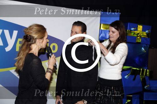 Amsterdam 7 december 2016
Sky radio Christmas tree event met oa Daphne en Emma Deckers Ronald de Boer Gers Pardoel Wilfred Genee Renate Verbaan en Bracha v Doesburgh. Fred v Leer en Manon Meijers zijn de jury. Marlayne Sahupala presenteert het geheel in het college hotel.
