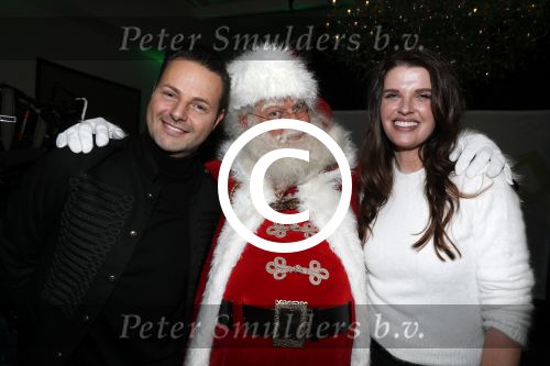 Amsterdam 7 december 2016
Sky radio Christmas tree event met oa Daphne en Emma Deckers Ronald de Boer Gers Pardoel Wilfred Genee Renate Verbaan en Bracha v Doesburgh. Fred v Leer en Manon Meijers zijn de jury. Marlayne Sahupala presenteert het geheel in het college hotel.