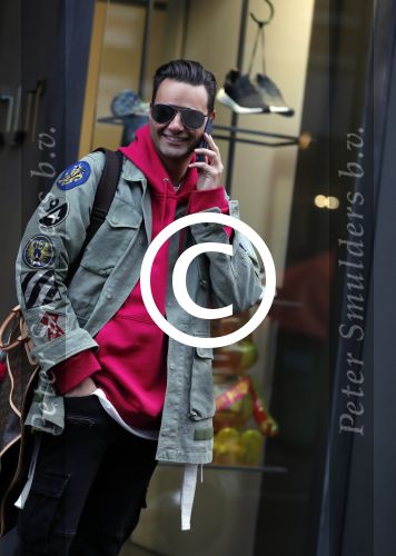 Amsterdam 7 december 2016
Fred v Leer bellend op de pc hooftstraat