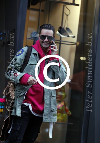 Amsterdam 7 december 2016
Fred v Leer bellend op de pc hooftstraat