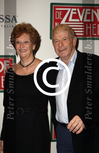 Amsterdam 14 november 2016
Premiere de zevende hemel in theater Carre. Frits Barend met vrouw
