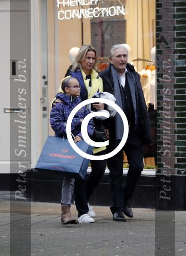Amsterdam 10 december 2016
Frits Kroymans met zijn ex vriendin Nynke Wynia op de cornelis schuytstraat.