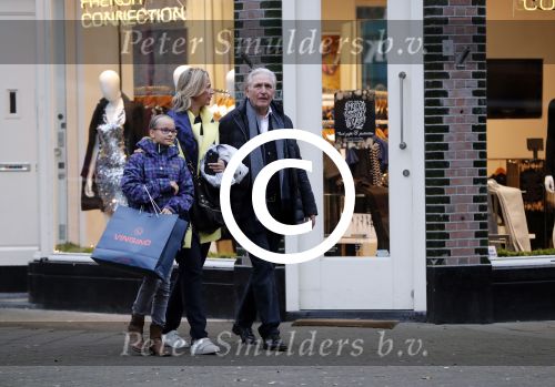 Amsterdam 10 december 2016
Frits Kroymans met zijn ex vriendin Nynke Wynia op de cornelis schuytstraat.