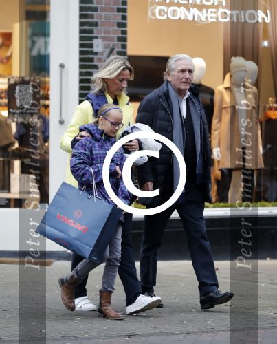 Amsterdam 10 december 2016
Frits Kroymans met zijn ex vriendin Nynke Wynia op de cornelis schuytstraat.