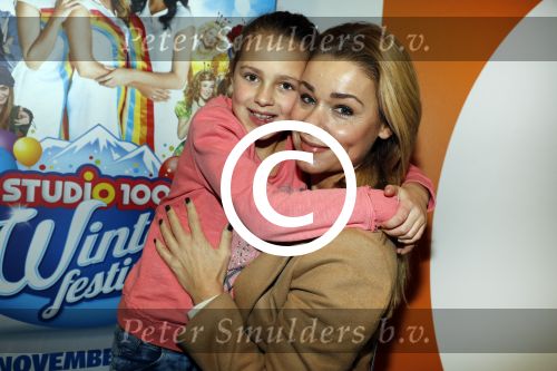 Amsterdam 26 november 2016
20 jaar studio 100 in het ziggodome met oa K3. Froukje de Both met dochter
