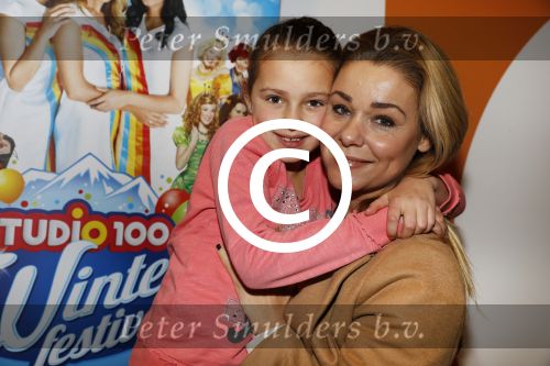 Amsterdam 26 november 2016
20 jaar studio 100 in het ziggodome met oa K3. Froukje de Both met dochter