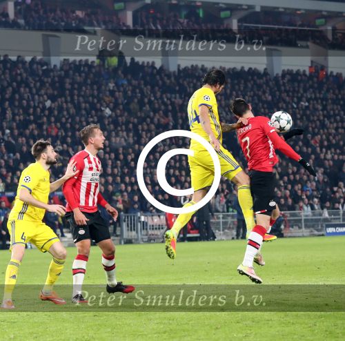 Eindhoven, 6 December 2016 Laatse groepswedstrijd in de Champions League Seizoen 2016/2017 PSV-FC Rostov, eindstand 0-0 en uitschakeling voor het gehele Europese Voetbal.
Gaston Pereiro en Luuk de Jong