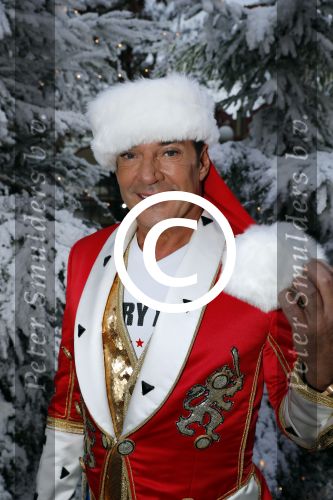 Kaatsheuvel 16 november 2016
Opnames videoclip Toppers met Rene Froger Gerard Joling Jeroen v d Boom Maxim Froger Danny Froger Lee Towers Andre Hazes jr O Gene en Maan. Opnames vonden plaats in de efteling.