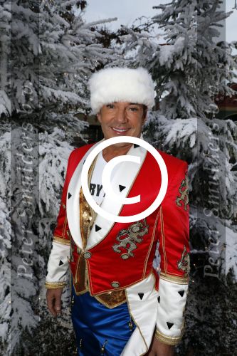 Kaatsheuvel 16 november 2016
Opnames videoclip Toppers met Rene Froger Gerard Joling Jeroen v d Boom Maxim Froger Danny Froger Lee Towers Andre Hazes jr O Gene en Maan. Opnames vonden plaats in de efteling.
