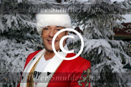 Kaatsheuvel 16 november 2016
Opnames videoclip Toppers met Rene Froger Gerard Joling Jeroen v d Boom Maxim Froger Danny Froger Lee Towers Andre Hazes jr O Gene en Maan. Opnames vonden plaats in de efteling.