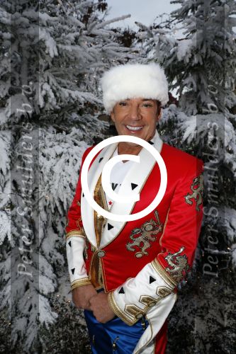 Kaatsheuvel 16 november 2016
Opnames videoclip Toppers met Rene Froger Gerard Joling Jeroen v d Boom Maxim Froger Danny Froger Lee Towers Andre Hazes jr O Gene en Maan. Opnames vonden plaats in de efteling.