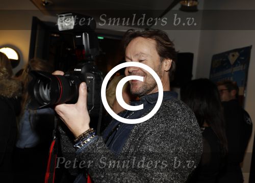 Amsterdam 22 november 2016
Presentatie Amsterdam XXXL magazine uitgegeven door Mark Teurlings bij gassan diamonds.
Gijs Staverman met canon camera