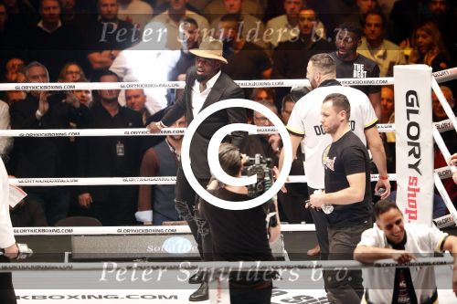 Oberhausen 10 december 2016
Rico Verhoeven wint zijn gevecht met Badr Hari tijdens de GLORY COLLISION in Oberhausen.