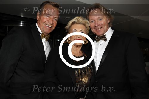 Den Haag 12 december 2016
Society lunch in crown plaza hotel. Hanny Veerkamp  en Ton Veerkamp met Erwin Kettman