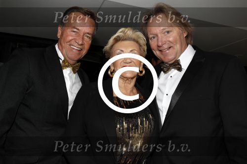 Den Haag 12 december 2016
Society lunch in crown plaza hotel. Hanny Veerkamp  en Ton Veerkamp met Erwin Kettman