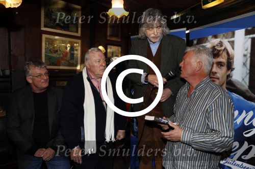 Amsterdam 25 november 2016
Boekpresentatie Johnny Rep bij cafe Scheltema. Johan Derksen reikt eerste exemplaar uit aan Heinz Stuy . Het boek is geschreven door  Mark v d Heuvel.