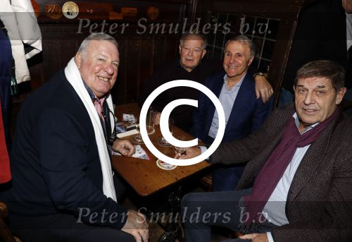Amsterdam 25 november 2016
Boekpresentatie Johnny Rep bij cafe Scheltema. Johan Derksen reikt eerste exemplaar uit aan Heinz Stuy . Het boek is geschreven door  Mark v d Heuvel.