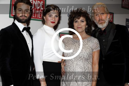 Amsterdam 14 november 2016
Premiere de zevende hemel in theater Carre. Henriette Tol met gezin