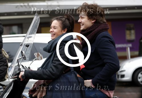 Amsterdam 9 december 2016
Holly Brood met vriend Soy Kroon op de scooter in Amsterdam