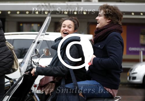 Amsterdam 9 december 2016
Holly Brood met vriend Soy Kroon op de scooter in Amsterdam