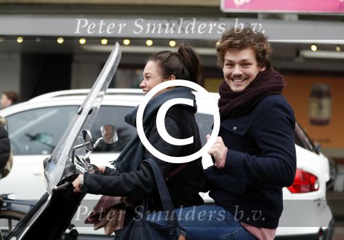 Amsterdam 9 december 2016
Holly Brood met vriend Soy Kroon op de scooter in Amsterdam