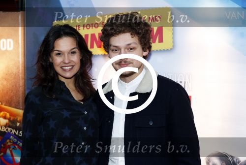 Amsterdam 10 december 2016
Premiere Sing in pathe arena. Holly Brood met vriend Soy Kroon