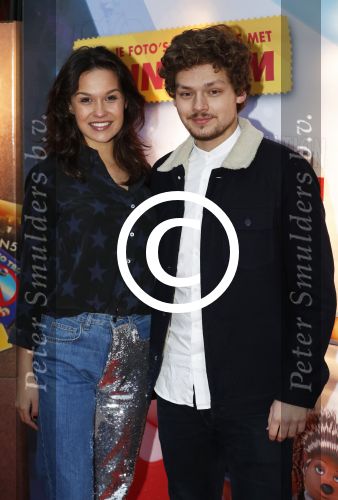 Amsterdam 10 december 2016
Premiere Sing in pathe arena. Holly Brood met vriend Soy Kroon