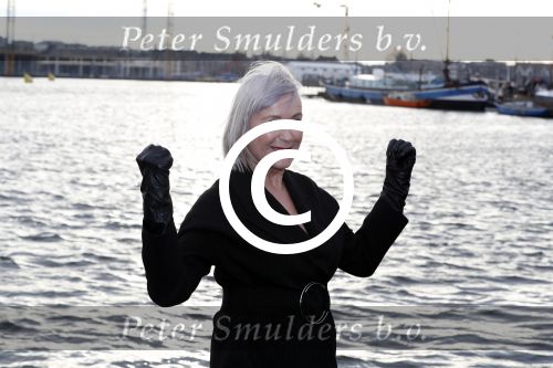 Amsterdam 8 december 2016
Inge Ipenburg komt weer terug in GTST en komt met boot aanvaren.