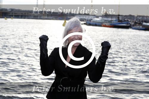 Amsterdam 8 december 2016
Inge Ipenburg komt weer terug in GTST en komt met boot aanvaren.
