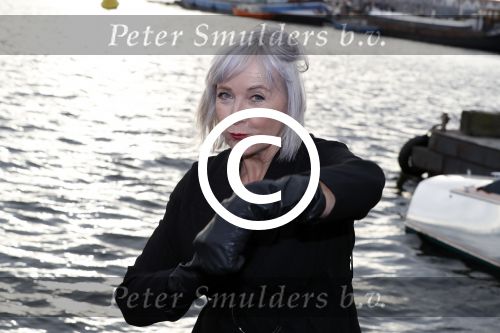 Amsterdam 8 december 2016
Inge Ipenburg komt weer terug in GTST en komt met boot aanvaren.