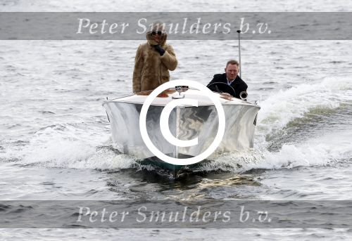 Amsterdam 8 december 2016
Inge Ipenburg komt weer terug in GTST en komt met boot aanvaren.