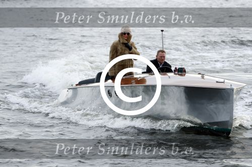 Amsterdam 8 december 2016
Inge Ipenburg komt weer terug in GTST en komt met boot aanvaren.
