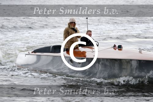 Amsterdam 8 december 2016
Inge Ipenburg komt weer terug in GTST en komt met boot aanvaren.
