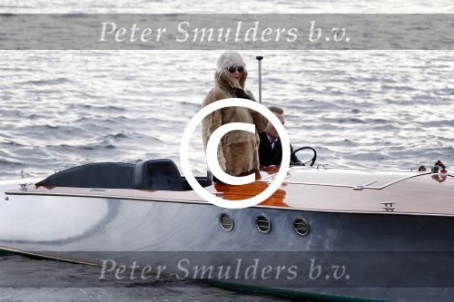 Amsterdam 8 december 2016
Inge Ipenburg komt weer terug in GTST en komt met boot aanvaren.