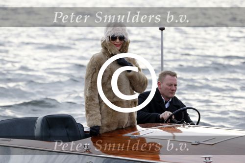 Amsterdam 8 december 2016
Inge Ipenburg komt weer terug in GTST en komt met boot aanvaren.