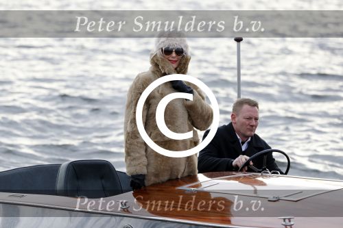Amsterdam 8 december 2016
Inge Ipenburg komt weer terug in GTST en komt met boot aanvaren.