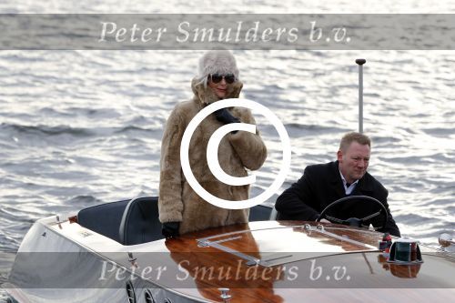 Amsterdam 8 december 2016
Inge Ipenburg komt weer terug in GTST en komt met boot aanvaren.