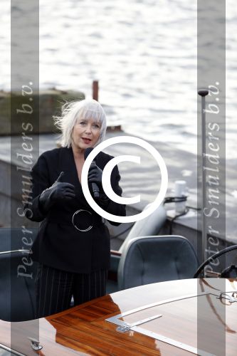 Amsterdam 8 december 2016
Inge Ipenburg komt weer terug in GTST en komt met boot aanvaren.