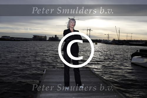 Amsterdam 8 december 2016
Inge Ipenburg komt weer terug in GTST en komt met boot aanvaren.