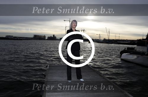 Amsterdam 8 december 2016
Inge Ipenburg komt weer terug in GTST en komt met boot aanvaren.