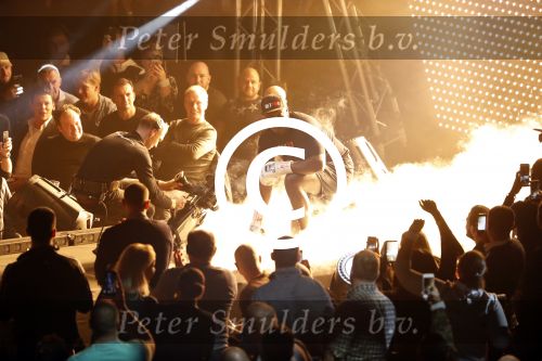 Oberhausen 10 december 2016
Jamal Ben Saddik wint van Ismael Londt tijdens de GLORY COLLISION in Oberhausen.