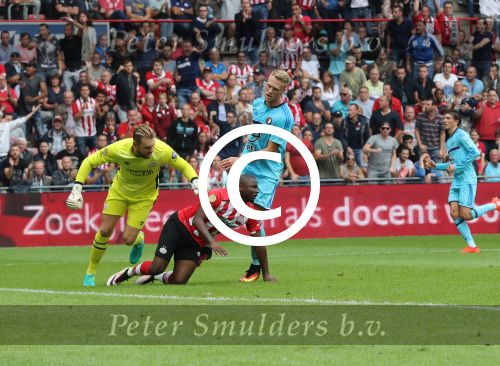 Eindhoven, 18 September 2016 PSV-Feyenoord, eindstand 0-1 Kompetitie Seizoen 2016/2017
Jeroen Zoet Jetro Willems Nicolai Jorgensen