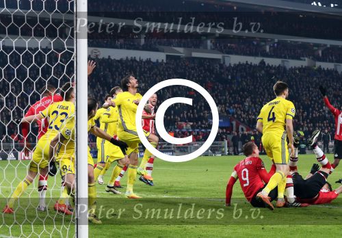 Eindhoven, 6 December 2016 Laatse groepswedstrijd in de Champions League Seizoen 2016/2017 PSV-FC Rostov, eindstand 0-0 en uitschakeling voor het gehele Europese Voetbal.
Jeroen Zoet in aanval Siem de Jong Bart Ramselaar Hector Moreno Joshua Brenet
