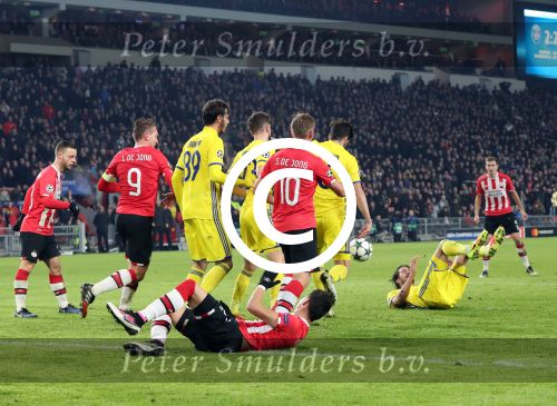 Eindhoven, 6 December 2016 Laatse groepswedstrijd in de Champions League Seizoen 2016/2017 PSV-FC Rostov, eindstand 0-0 en uitschakeling voor het gehele Europese Voetbal.
Jeroen Zoet in aanval Siem de Jong Bart Ramselaar Hector Moreno Joshua Brenet