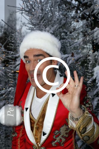 Kaatsheuvel 16 november 2016
Opnames videoclip Toppers met Rene Froger Gerard Joling Jeroen v d Boom Maxim Froger Danny Froger Lee Towers Andre Hazes jr O Gene en Maan. Opnames vonden plaats in de efteling.